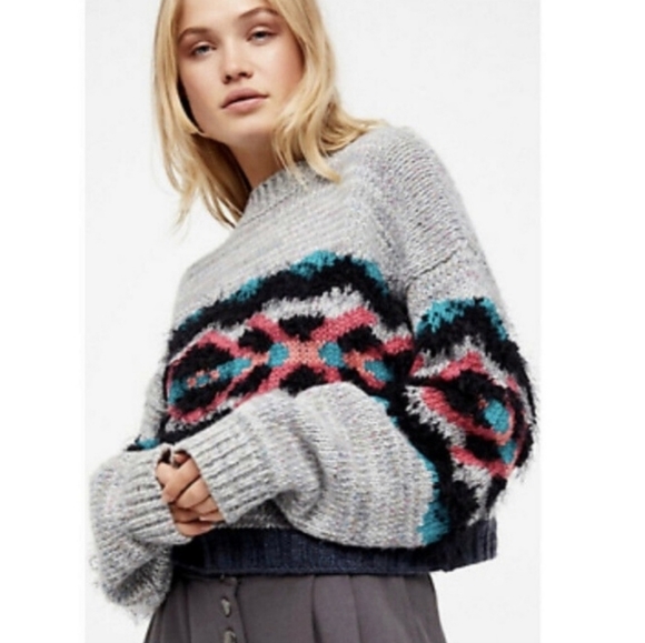 Free People Cropped Soft fuzzy pullover crew neck oversized sweater size Small - Picture 2 of 9